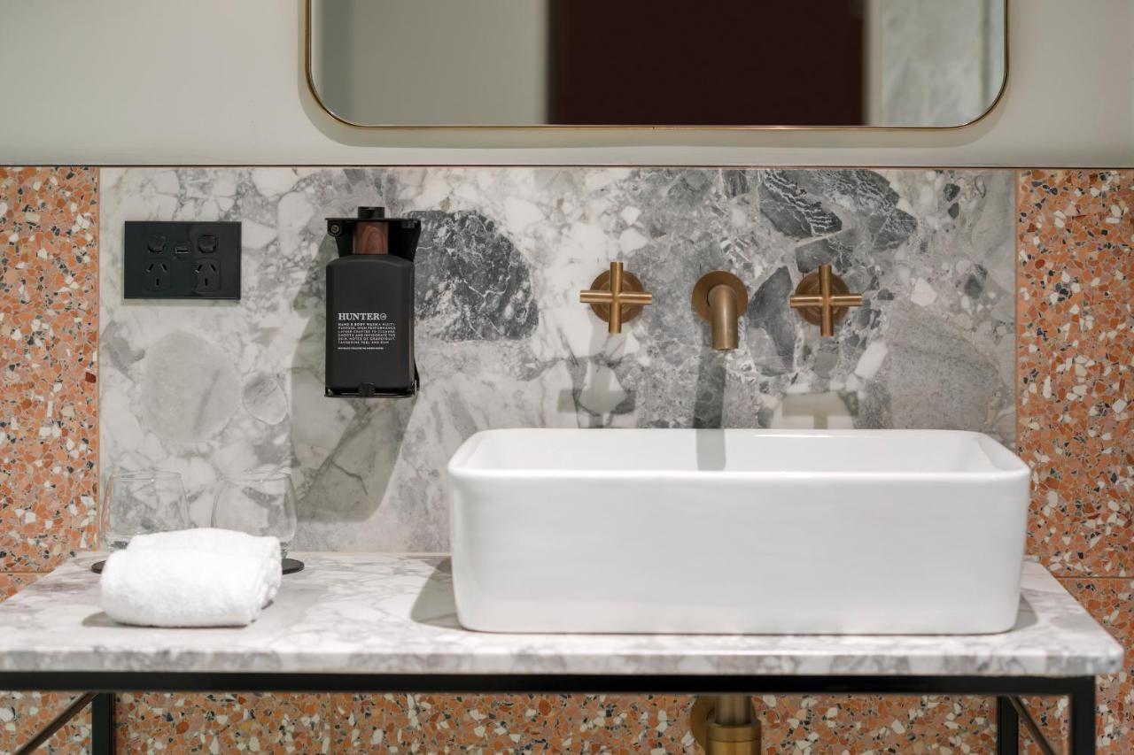 202 Elizabeth Hotel Sydney Luaran gambar Bathroom at The Standard East Village