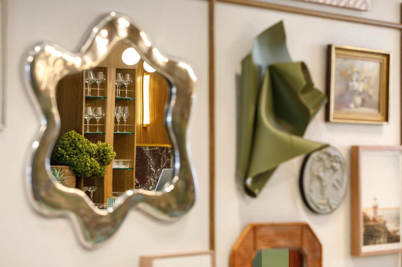 202 Elizabeth Hotel Sydney Luaran gambar A mirror
